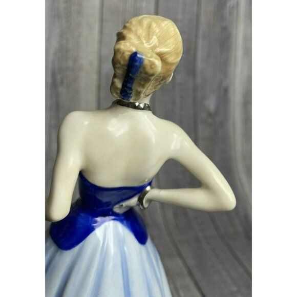 ROYAL DOULTON Moonlight Gaze HN4362 - 2002 Lady of the Year - Picture 7 of 14